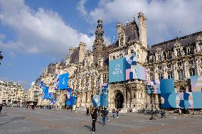 Paris 2024 Symbols On City Hall - Paris
