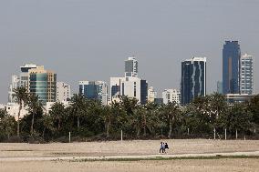 Bahrain Daily Life And Economy