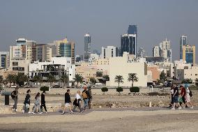 Bahrain Daily Life And Economy