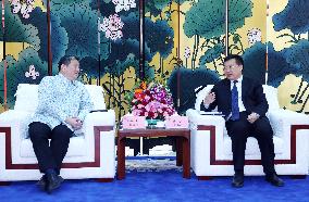 CHINA-BEIJING-XINHUA-PRESIDENT-SINGAPORE-AMBASSADOR-MEETING (CN)