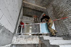 Residential building destroyed by Russian shelling undergoes restoration in Zaporizhzhia