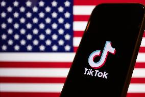 USA And TikTok Photo Illustrations