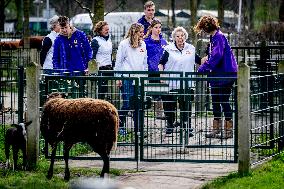 Princess Beatrix Working On A City Farm - Utrecht