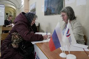 RUSSIA-ST.PETERSBURG-PRESIDENTIAL ELECTION-VOTING