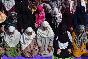 Muslims Offer First Friday Prayers Of Ramadan In Srinagar