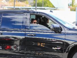 Jennifer Lopez Runs Errands - LA
