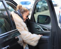 Jennifer Lopez Runs Errands - LA