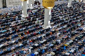 Muslims In Indonesia Welcome The Holy Month Of Ramadan