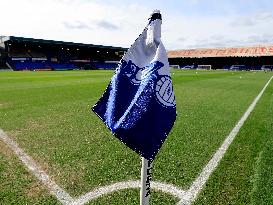 Oldham Athletic v Chesterfield - Vanarama National League