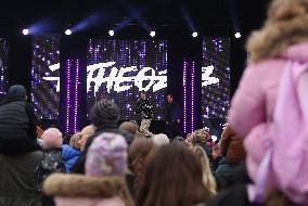Theoz Performs In Linköping, Sweden.