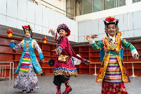 Xinhua Headlines: The renaissance of centuries-old Tibetan opera