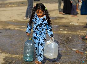 Lack Of Clean Water Brings Disease And Suffering - Gaza