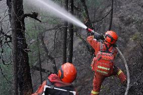 CHINA-SICHUAN-YAJIANG-FOREST FIRE-RESCUE (CN)