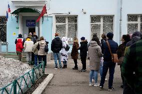 Presidential election in Russia final day - Moscow