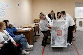 Presidential election counting ballots - Moscow