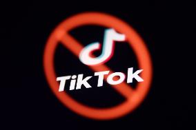 TikTok Ban Photo Illustrations