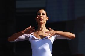 Dancer Elisa Carrillo Teaches  Massive Ballet Class