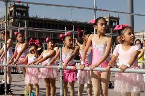 Massive Ballet Class - Mexico City