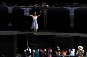 Participants Take Part  A Ballet Massive Class By Elisa Carrillo