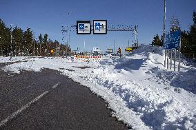 The closed Vaalimaa border crossing point