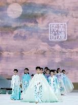 CHINA-BEIJING-FASHION WEEK-AW2024-OPENING (CN)