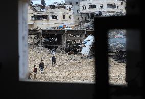MIDEAST-GAZA-KHAN YOUNIS-ISRAELI STRIKES-AFTERMATH