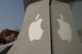 The World's Second Largest Apple Flagship Store in Shanghai