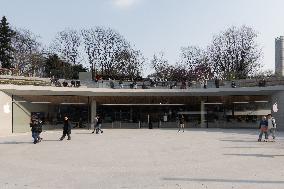 The World's Second Largest Apple Flagship Store in Shanghai