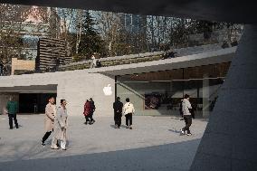 The World's Second Largest Apple Flagship Store in Shanghai