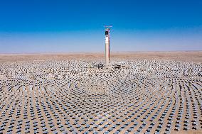The World's Largest Molten Salt Tower Solar Thermal Power Statio