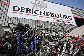 Amelie Oudea-Castera visits Derichebourg processing and recycling center