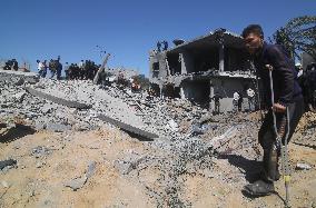 MIDEAST-GAZA-RAFAH-AIRSTRIKE-AFTERMATH