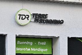 Illustrations Of Commercial Signs And Shops - Lyon