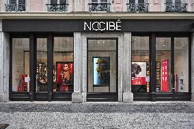 Illustrations Of Commercial Signs And Shops - Lyon