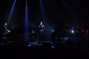 Marina Kaye Performs Live - Paris