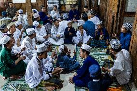 Indonesia's Islamic Boarding School Helps Students Recite The Koran In Sign Language