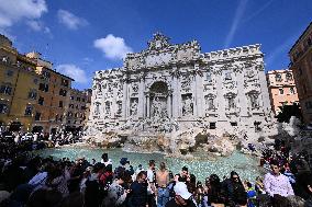 ITALY-ROME-TREVI FOUNTAIN-TOURISM