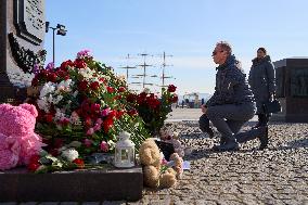(FOCUS)RUSSIA-VLADIVOSTOK-MOSCOW TERRORIST ATTACK-MOURNING