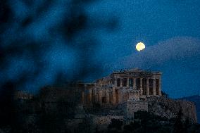 GREECE-ATHENS-FULL MOON
