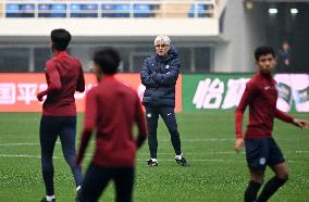 (SP)CHINA-TIANJIN-FOOTBALL-WORLD CUP QUALIFIER-CHN VS SGP-TRAINING SESSION