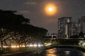 SINGAPORE-FULL MOON