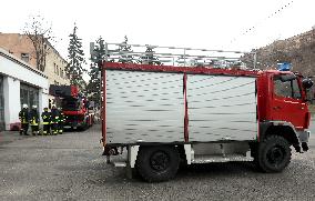 German firefighter hands over fire engine to Kharkiv