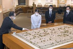 Japanese Princess Aiko visits museum