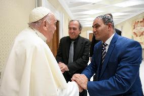 Pope Francis Receives The Fathers Of 2 Baby Girls Killed In Gaza - Vatican