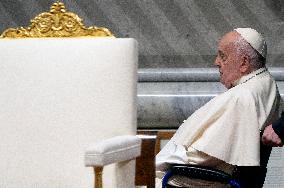 Pope Francis Leads Chrism Mass on Holy Thursday - Vatican