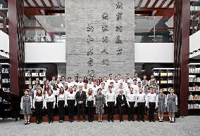 CHINA-BEIJING-PENG LIYUAN-GERMAN STUDENTS AND TEACHERS-MEETING (CN)