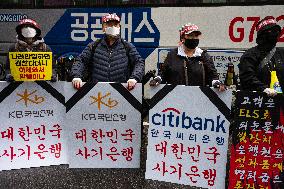 Demonstration Demanding Compensation For Losses In Hong Kong ELS Financial Products