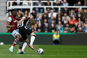 Newcastle United v West Ham United - Premier League