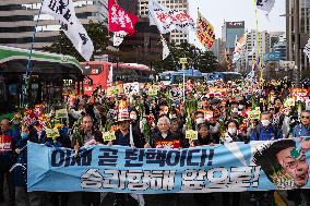 Call For The Resignation Of President Yoon Suk Yeol - The 83rd Candlelight March Rally