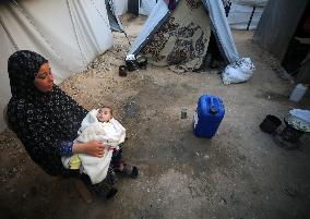 Shelter For Displaced People In Deir al-Balah